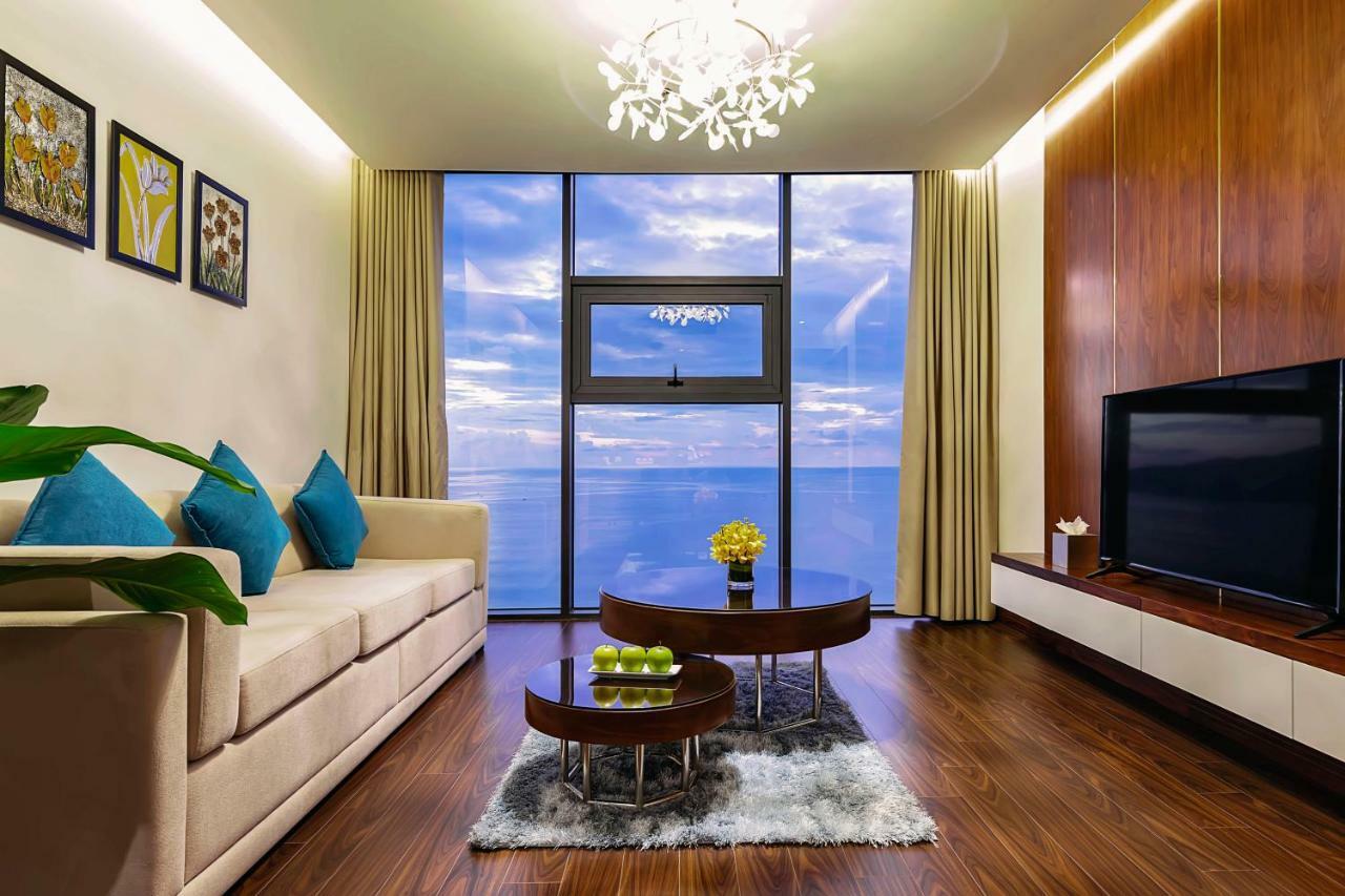 Maximilan Danang Beach Hotel Экстерьер фото